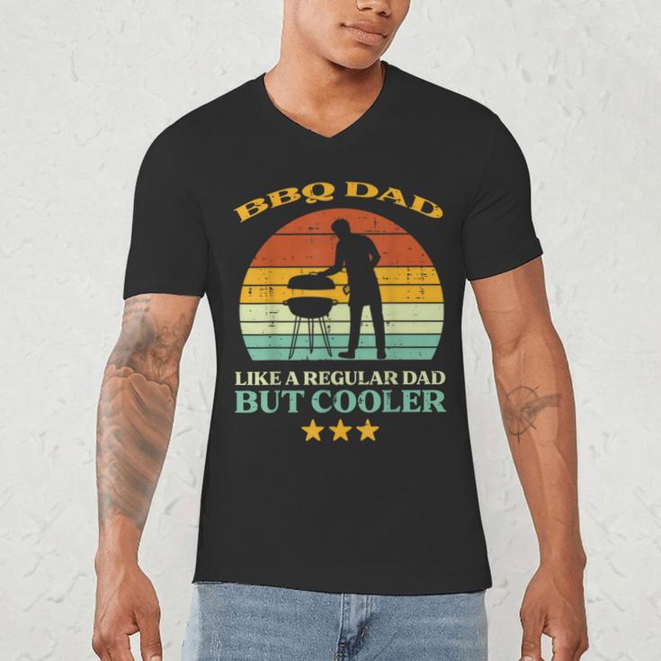 Bbq Dad Cooler Retro Barbecue Grill Fathers Day Daddy Papa Men's V-Neck T-Shirt