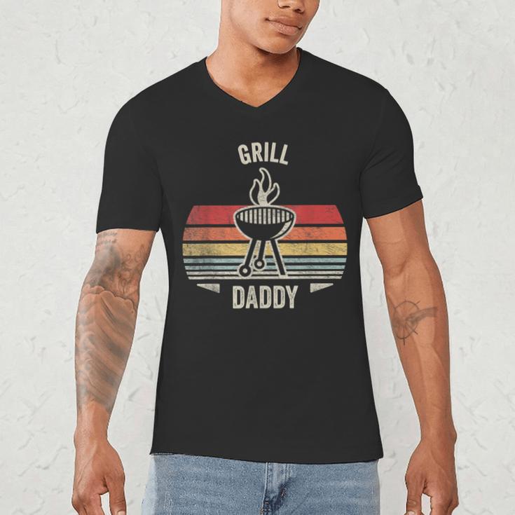 Grill Daddy BBQ Dad Retro Vintage Grilling Graphic Men's V-Neck T-Shirt