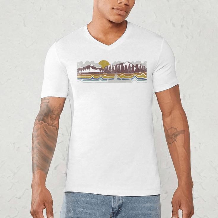 Trendy Canoe Silhouette Colourful Landscape Raglan Baseball Tee Men's V-Neck T-Shirt