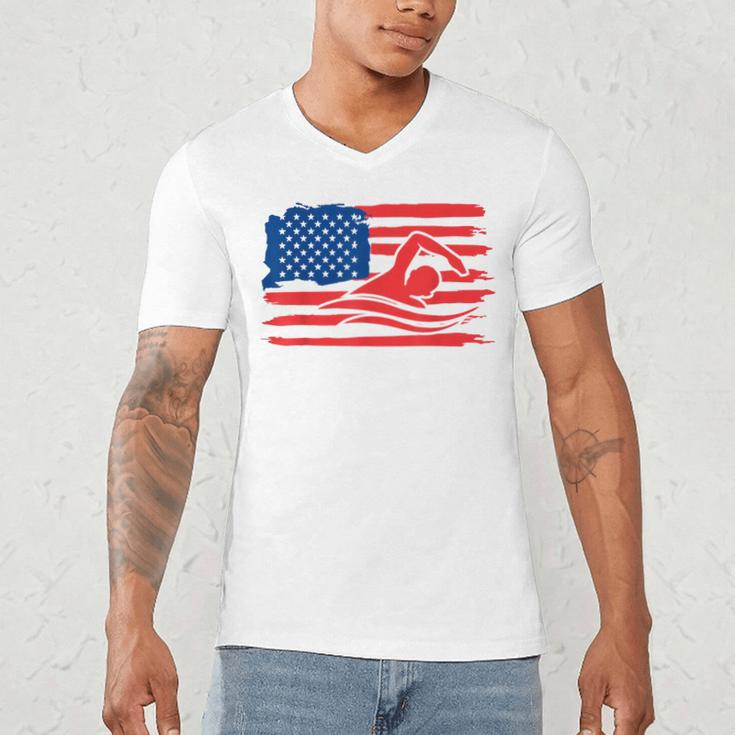 Vintage American Flag Swim Team Swimmer Funny Swimming Gift Men's V-Neck T-Shirt