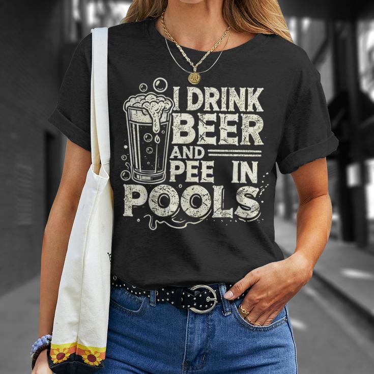 I Drink Beer And Pee In Pools Lustiger Bierliebhaber Pool Witz T-Shirt Geschenke für Sie
