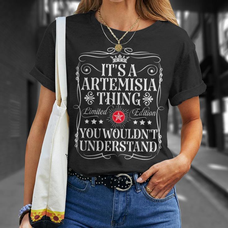 Le Nom D'artemisia Est Un Truc D'artemisia Queous Ne Comprendriez Pas T-Shirt Cadeaux pour elle