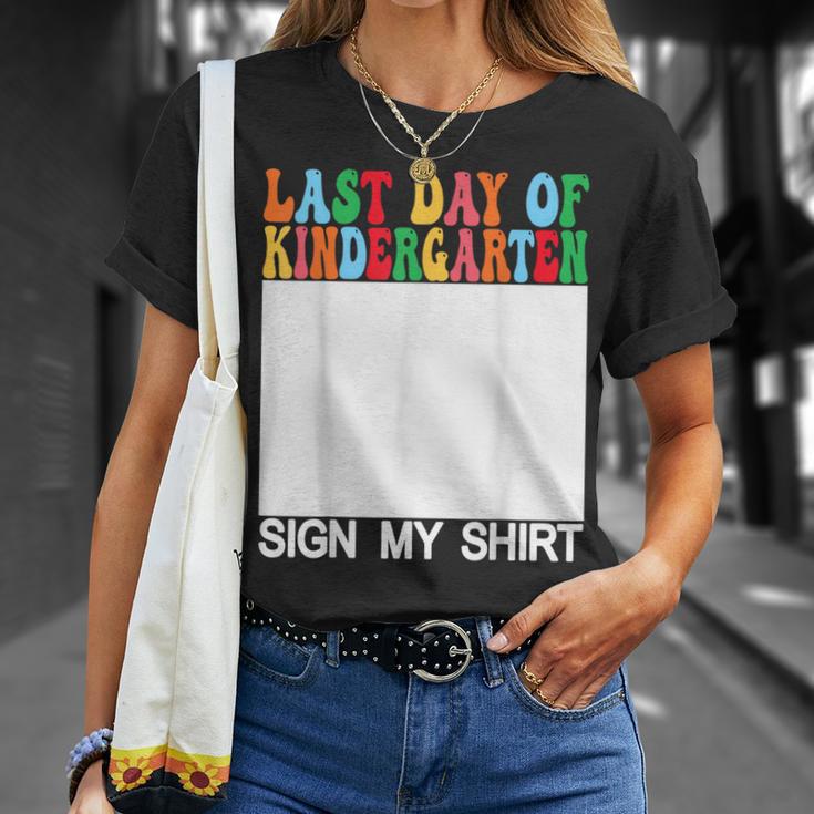 Letzter Kindergartentagign My Back Tochool T-Shirt Geschenke für Sie