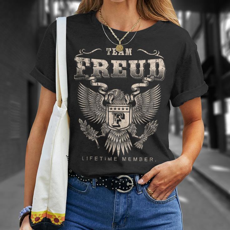 Membre Àie De L'équipe Freud Freud Name T-Shirt Cadeaux pour elle