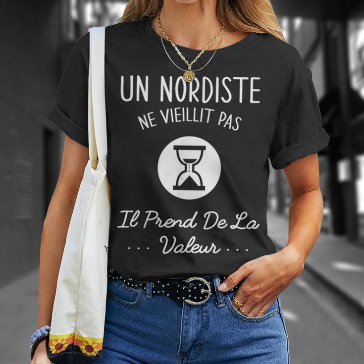 Un Nordiste Neieillit Pas Humour Cadeau Nord T-Shirt Cadeaux pour elle