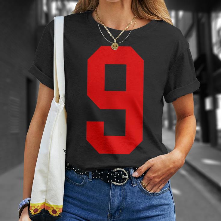 Uniforme De Jugador Número 9 Rojo Brillante Número 9 Camiseta unisex Regalos para ella