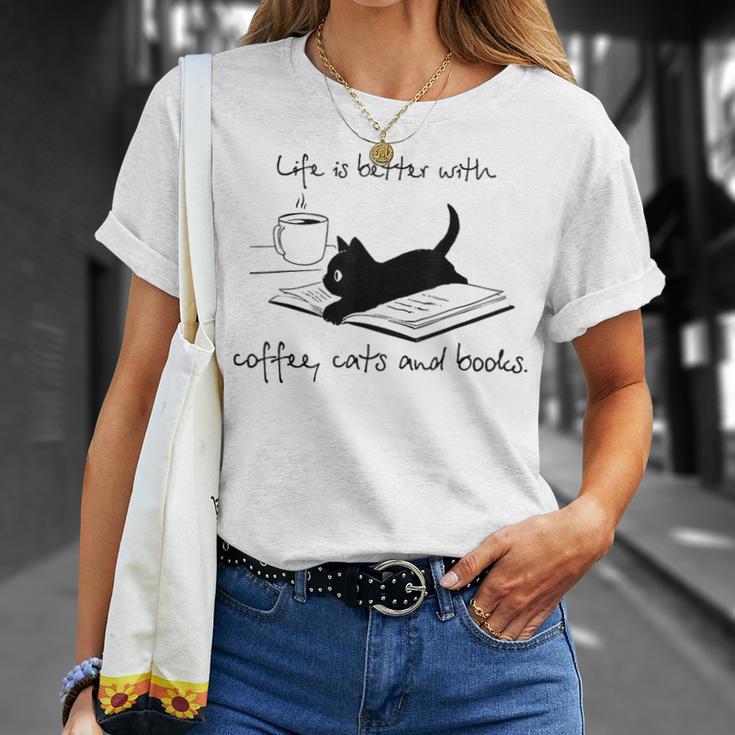 Life Is Better With Books Cats And Coffee Tシャツ 彼女への贈り物
