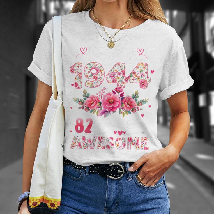 オンバック 82歳 1944年10月 花柄 82歳の誕生日 Tシャツ 彼女への贈り物