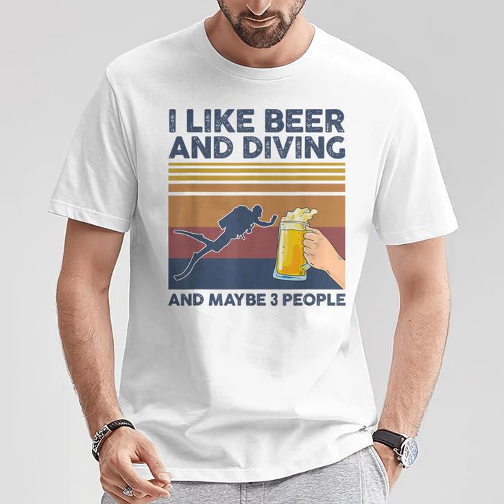 I Like Beer And Diving And Maybe 3 People 面白いギフト Tシャツ 面白い贈り物