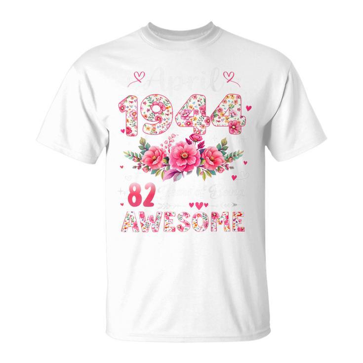 オンバック 82歳 1944年4月 花柄 82歳の誕生日 Tシャツ