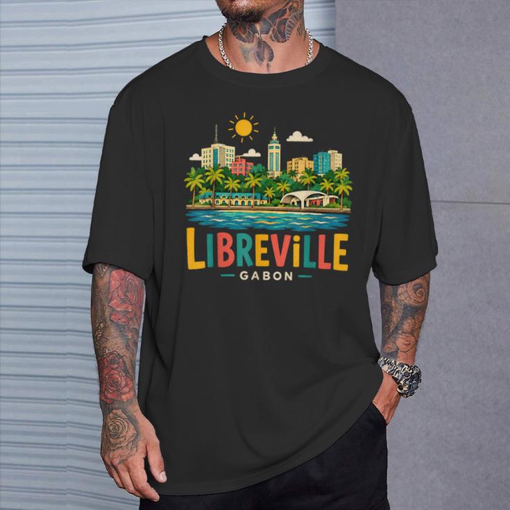 Souvenir Deoyage Libreville Gabon Dessiné À La Main T-Shirt Cadeaux pour lui