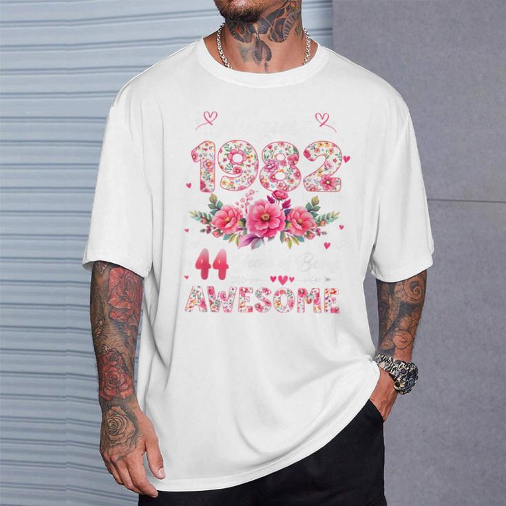 44歳 1982年8月 花柄 44歳 誕生日 男性 女性 Tシャツ 彼への贈り物