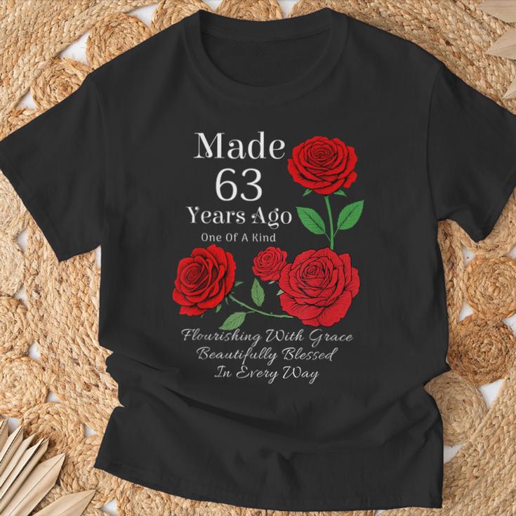 63年前に作られたバラの花 63歳 63歳の誕生日 Tシャツ 高齢者への贈り物