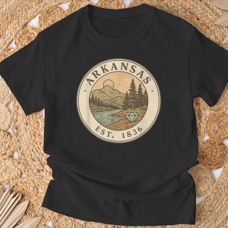 Emblema Retro De Paisaje De Orgullo De Arkansas Camiseta unisex Regalos para ancianos