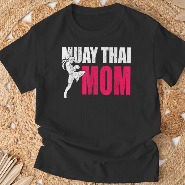 Muay Thai Mom Women Boxing Kickboxing MMA Muay Thai T-Shirt Gifts for Old Men