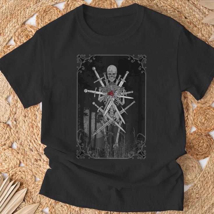 Ocho De Espadas Esqueleto Arte Oscuro Camiseta unisex Regalos para ancianos