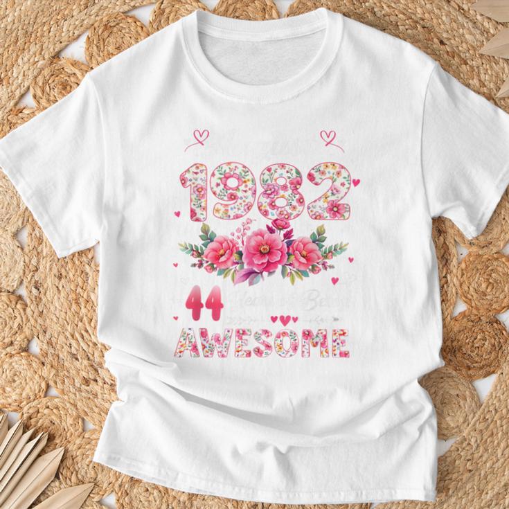 44歳 1982年8月 花柄 44歳 誕生日 男性 女性 Tシャツ 高齢者への贈り物