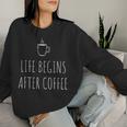 Life Begins After Coffeeコーヒーの後に人生が始まる 遅起き族はナマケモノが好き コーヒー レディーススウェットシャツ 彼女への贈り物
