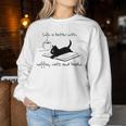 Life Is Better With Books Cats And Coffee レディーススウェットシャツ 面白い贈り物