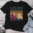 I Like Beer And Bass ギターと 3人 ベーシストギフト レディースTシャツ 面白い贈り物