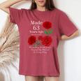 63年前に作られたバラの花 63歳 63歳の誕生日 レディースオーバーサイズコンフォートTシャツ Crimson