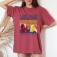I Like Beer And Bass ギターと 3人 ベーシストギフト レディースオーバーサイズコンフォートTシャツ Crimson