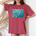ヴィンセント・ファン・ゴッホ作「アーモンドの花の枝」1890 レディースオーバーサイズコンフォートTシャツ Crimson