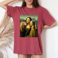 女の子の真珠のイヤリングを持つモナリザの自撮り面白いアート レディースオーバーサイズコンフォートTシャツ Crimson