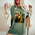 女の子の真珠のイヤリングを持つモナリザの自撮り面白いアート レディースオーバーサイズコンフォートTシャツ Moss