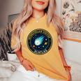 3I Atlas Interstellarisitor Missionパッチデザイン レディースオーバーサイズコンフォートTシャツ Mustard