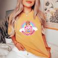 メルちゃん くまさんカーでlet's Go Drive 〜Under The Rainbow〜【片面プリント】 レディースオーバーサイズコンフォートTシャツ Mustard