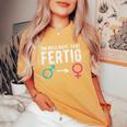 男性から女性へのトランスジェンダーlgbt レディースオーバーサイズコンフォートTシャツ Mustard