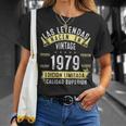 46 Años Cumpleaños Hombre Las Leyendas Nacen Enintage 1979 Camiseta unisex Regalos para ella