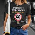 66 Geburtstagchonend Behandeln Oldtimer Ist 66 Jahre T-Shirt Geschenke für Sie