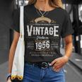70º Cumpleaños Regalo 70 Años Hombre Intage 1956 Camiseta unisex Regalos para ella