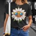 Divertidas Margaritas Con Gafas Deol Para Margaritas Y Temporada De Flores Camiseta unisex Regalos para ella