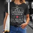 Le Nom D'artemisia Est Un Truc D'artemisia Queous Ne Comprendriez Pas T-Shirt Cadeaux pour elle