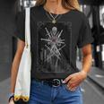 Ocho De Espadas Esqueleto Arte Oscuro Camiseta unisex Regalos para ella