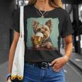 Yorkshire Terrier Cerveza Divertido Perro Bebiendo Meme Mamá Papá Camiseta unisex Regalos para ella