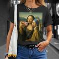 女の子の真珠のイヤリングを持つモナリザの自撮り面白いアート Tシャツ 彼女への贈り物