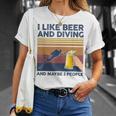 I Like Beer And Diving And Maybe 3 People 面白いギフト Tシャツ 彼女への贈り物