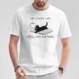 Life Is Better With Books Cats And Coffee Tシャツ 面白い贈り物