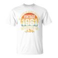 En La Parte Traseraintage 65 Cumpleaños Decoraciones Hombres 65 Años 1961 65 Camiseta unisex