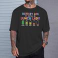 学校給食のおばあちゃんの電池寿命面白いカフェテリアワーカー Tシャツ 彼への贈り物