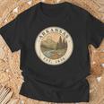 Emblema Retro De Paisaje De Orgullo De Arkansas Camiseta unisex Regalos para ancianos