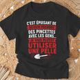 Humour Pelle Drôle Prendre Des Pincettes Aves Les Gens T-Shirt Cadeaux pour les vieillards
