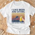 I Like Beer And Diving And Maybe 3 People 面白いギフト Tシャツ 高齢者への贈り物
