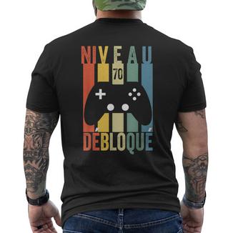 Niveau 70 Débloqué 70 Ans Anniversaire Gamer T-shirt imprimé au dos - Cadeauxyz